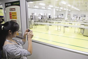 探访月饼生产车间 食品添加剂与原料配送的双重保障